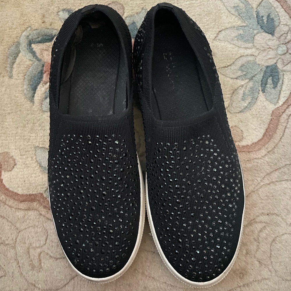 Skechers Women’s Embellished Black Slip-On Women's Shoes. Size 9